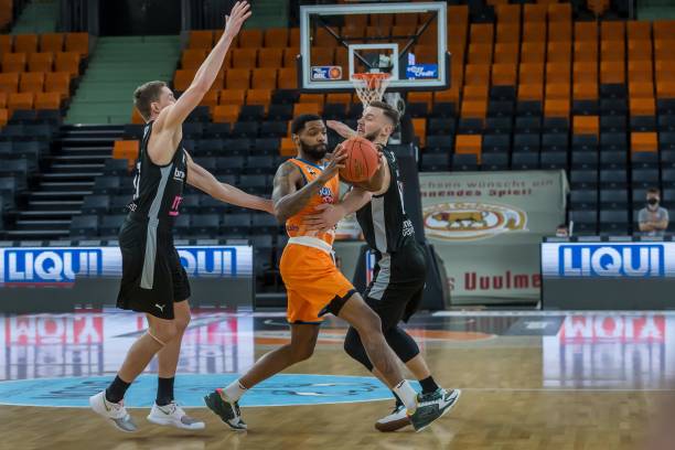 一个新的高 一个新的高