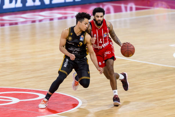 阵容上仍显 阵容上仍显